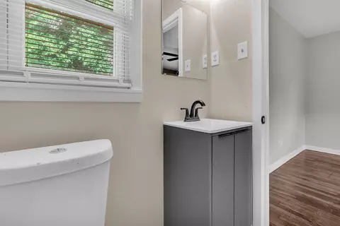 Bath - 4011 Comanche Rd, Memphis, TN 38118 photo 2 of 4