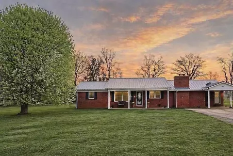 598 Gilchrist Rd, Adamsville, TN 38310