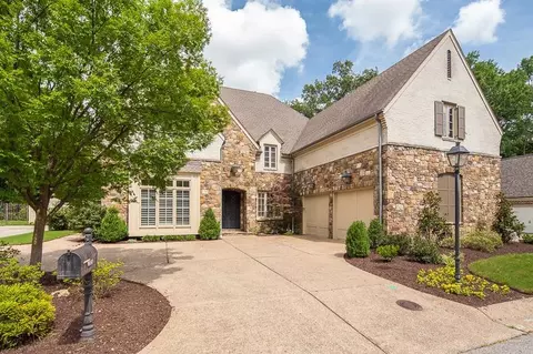 884 Drake Manor Cv, Memphis, TN 38117