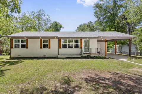 679 Coleman Ave, Holly Springs, MS 38635