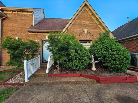 1620 Beaver Trail Dr, Cordova, TN 38016