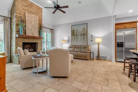 Living - 1218 Braystone Trl, Collierville, TN 38017 photo 3 of 3