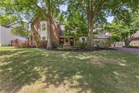 8106 Meadow Glen Dr, Germantown, TN 38138