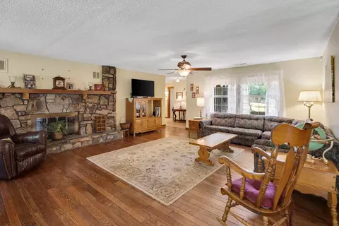 Living - 115 Edenberg Dr, Collierville, TN 38017 photo 2 of 2