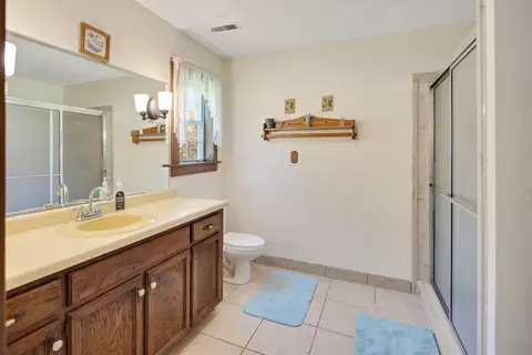 Bath - 115 Edenberg Dr, Collierville, TN 38017 photo 1 of 2