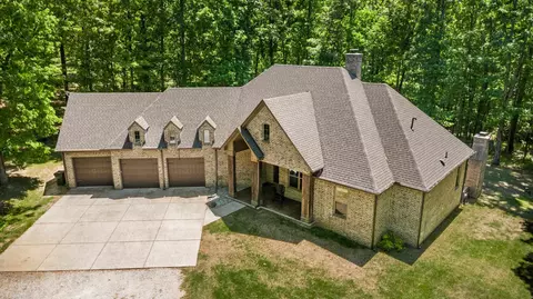 760 Sugar Hill Dr, Moscow, TN 38057