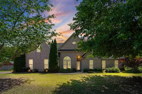 4906 Kings Forest Dr, Bartlett, TN 38135