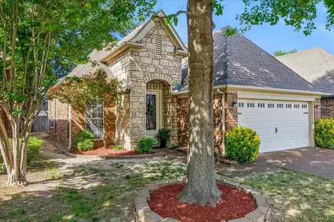 6736 Stone Garden Dr, Memphis, TN 38134