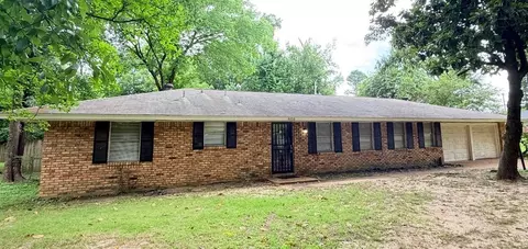 4450 Tena Dr, Memphis, TN 38128
