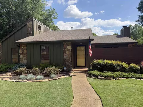 7899 Nikerton Dr, Germantown, TN 38138