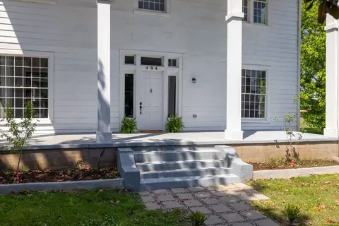 Exterior - 404 Liberty Ave E, Covington, TN 38019 photo 2 of 6