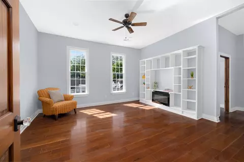 Living - 404 Liberty Ave E, Covington, TN 38019 photo 2 of 4