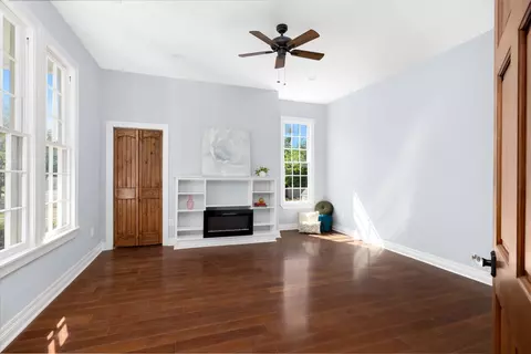 Living - 404 Liberty Ave E, Covington, TN 38019 photo 3 of 4