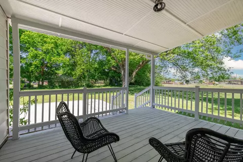 Exterior - 404 Liberty Ave E, Covington, TN 38019 photo 4 of 6
