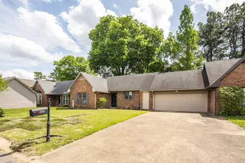 2978 Millers Pond Dr, Memphis, TN 38119