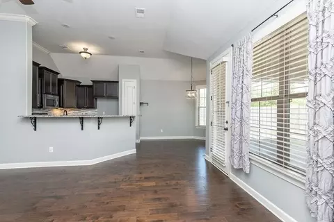 Living - 7116 Grassland Cv, Arlington, TN 38002 photo 4 of 4
