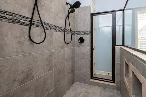 Bath - 7116 Grassland Cv, Arlington, TN 38002 photo 3 of 4