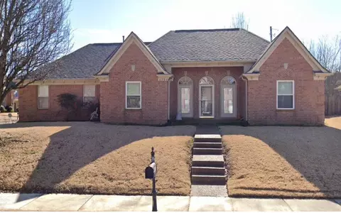 8305 Crimson Creek Dr, Cordova, TN 38016