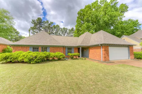 725 Cedar Brake Dr, Cordova, TN 38018