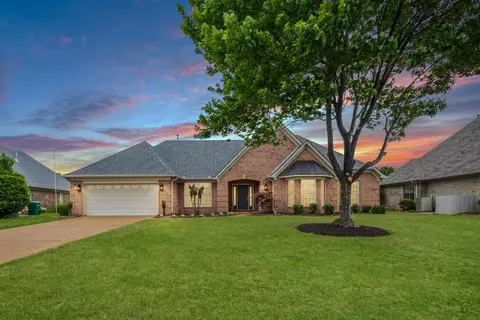115 Lewis Fairway Cir, Oakland, TN 38060