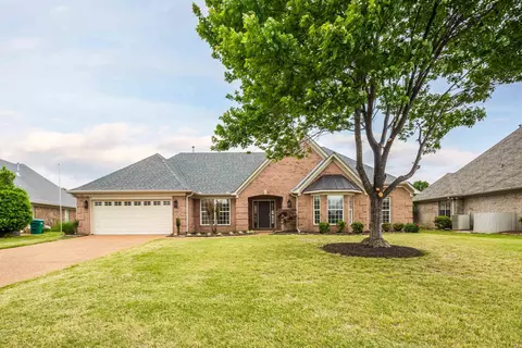 115 Lewis Fairway Cir, Oakland, TN 38060
