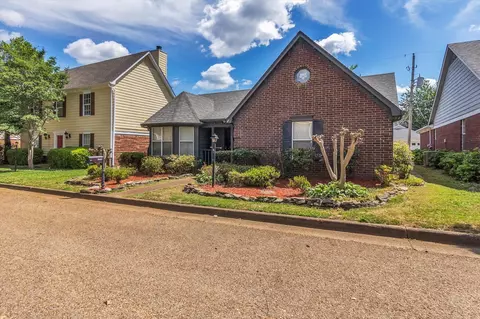 1662 Ranmar Dr, Cordova, TN 38016