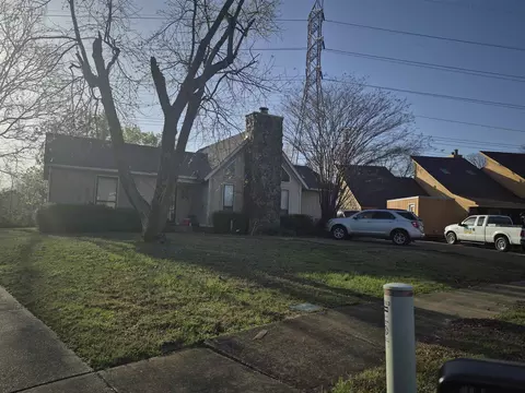 3052 Bayview Dr, Memphis, TN 38127