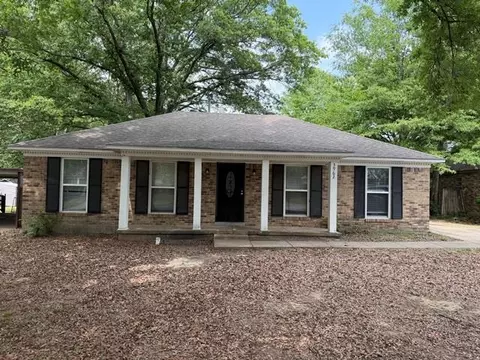 5962 Raintree Dr, Memphis, TN 38115