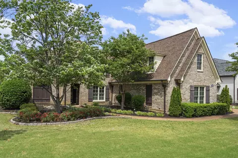 10220 Herons Ridge Dr, Lakeland, TN 38002