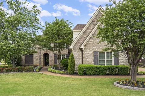 10220 Herons Ridge Dr, Lakeland, TN 38002