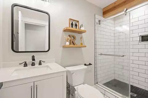 Bath - 4370 Given Ave, Memphis, TN 38122 photo 1 of 1