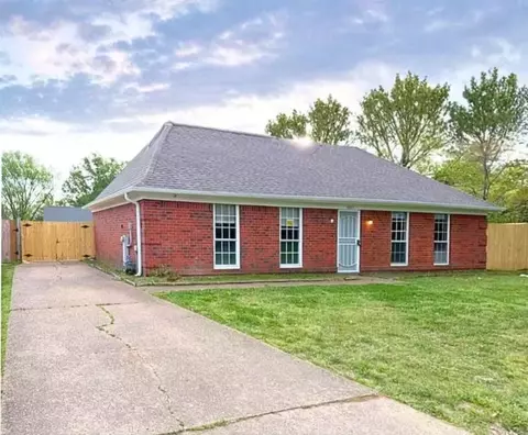 7083 Gleneagles Dr, Memphis, TN 38141