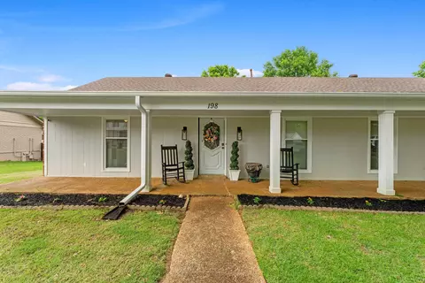 Exterior - 198 E Graycrest Ave, Collierville, TN 38017 photo 5 of 7
