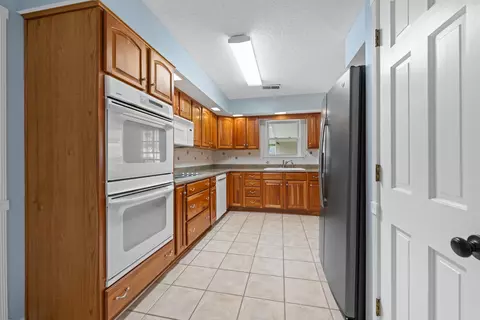 Kitchen - 198 E Graycrest Ave, Collierville, TN 38017 photo 1 of 3