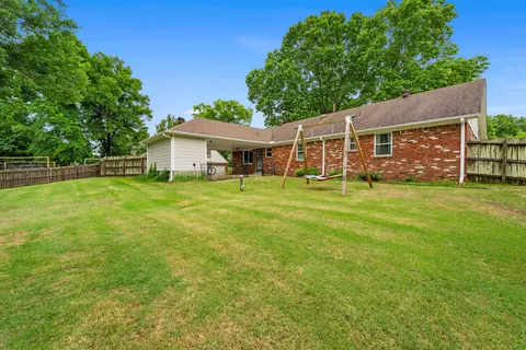 Exterior - 198 E Graycrest Ave, Collierville, TN 38017 photo 4 of 7