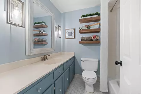 Bath - 198 E Graycrest Ave, Collierville, TN 38017 photo 3 of 3