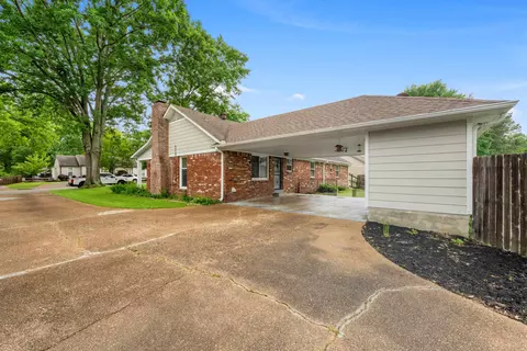 Exterior - 198 E Graycrest Ave, Collierville, TN 38017 photo 7 of 7