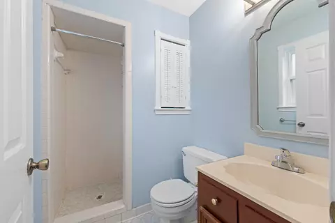 Bath - 198 E Graycrest Ave, Collierville, TN 38017 photo 1 of 3