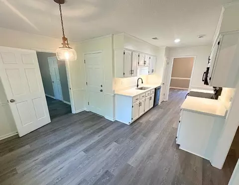 Kitchen - 6280 Yale Rd, Bartlett, TN 38134 photo 4 of 5