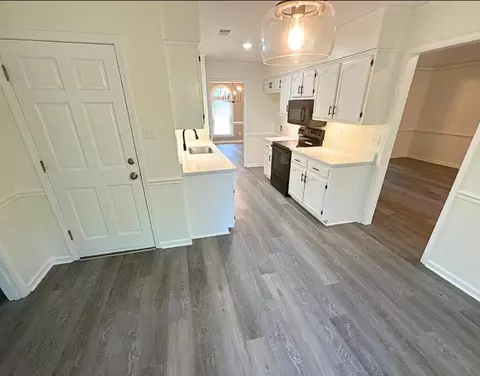 Kitchen - 6280 Yale Rd, Bartlett, TN 38134 photo 5 of 5