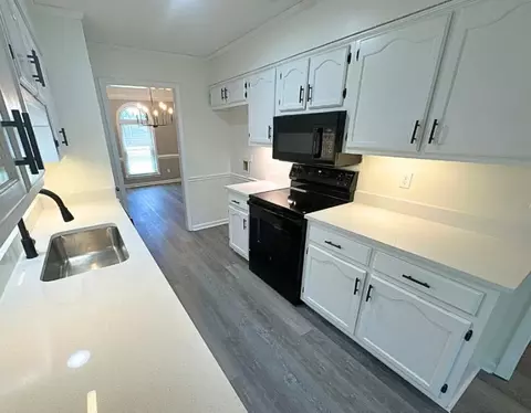 Kitchen - 6280 Yale Rd, Bartlett, TN 38134 photo 2 of 5