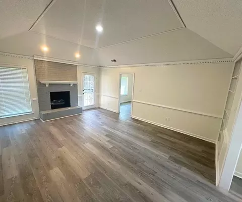 Living - 6280 Yale Rd, Bartlett, TN 38134 photo 2 of 2