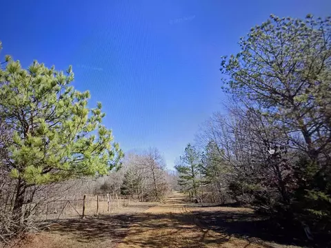 2249 Pine Ridge Ln, Adamsville, TN 38310