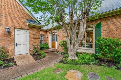 4640 Peppertree Ln, Memphis, TN 38117