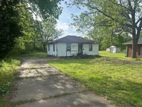 7647 Sledge Dr, Millington, TN 38053