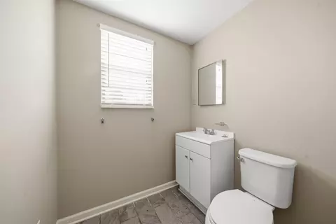 Bath - 1305 Cherry Rd, Memphis, TN 38117 photo 3 of 3