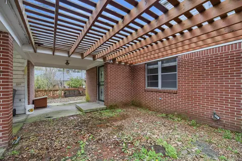 Exterior - 1305 Cherry Rd, Memphis, TN 38117 photo 4 of 5