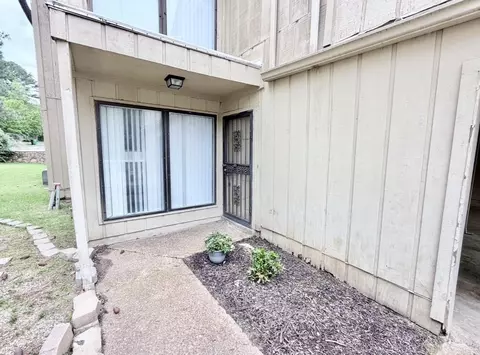 8406 Rockcreek Pkwy #35, Memphis, TN 38016