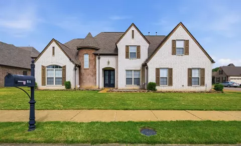 816 Woodland Trees Dr, Cordova, TN 38018