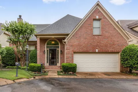 530 E Lexington Park Cir, Memphis, TN 38120